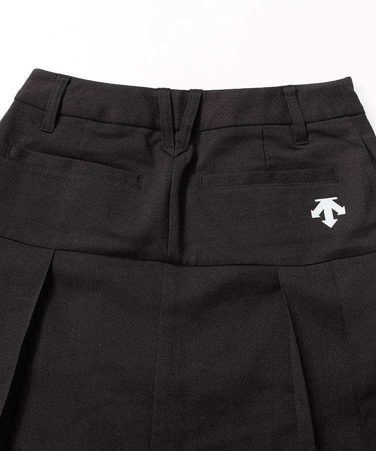 デサントゴルフ DE デザインボタン一体型ペチパンツプリーツ