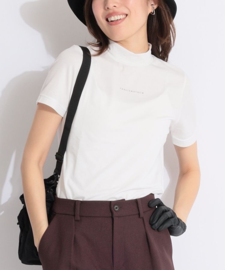 新品 トラヴィスマシュー 半袖モックネック 首ロゴ ホワイト Mサイズ 新品 トラヴィスマシュー 半袖モックネック 首ロゴ ホワイト M