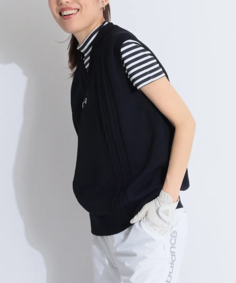 ピン PN ロゴプリントケーブル編みVネックニットベスト レディース