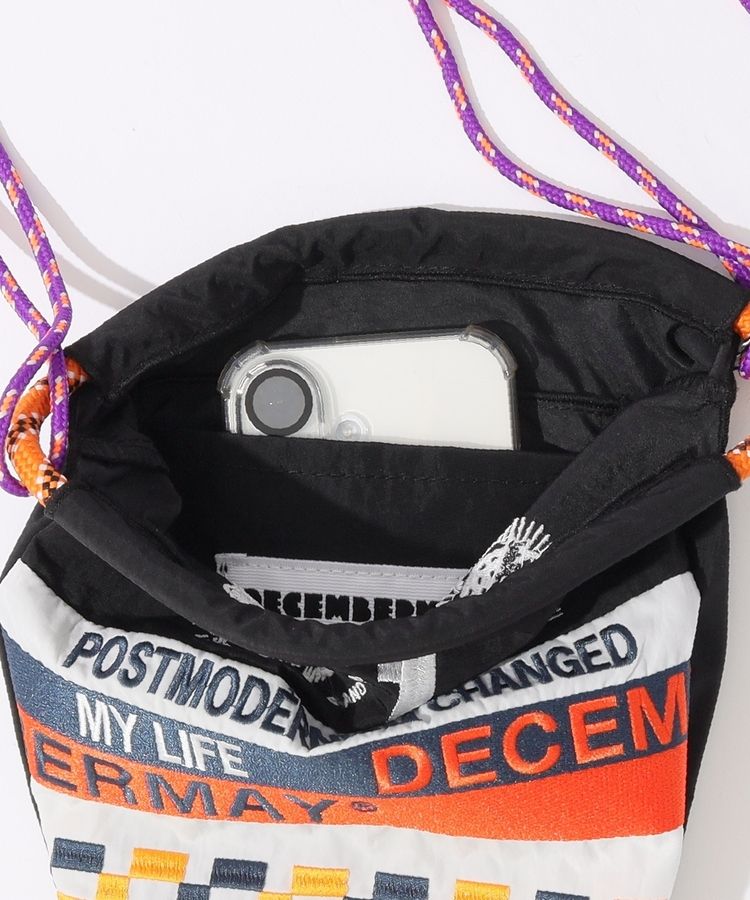 ディッセンバーメイ DM アイコン刺繍バケツ型ショルダーバッグ