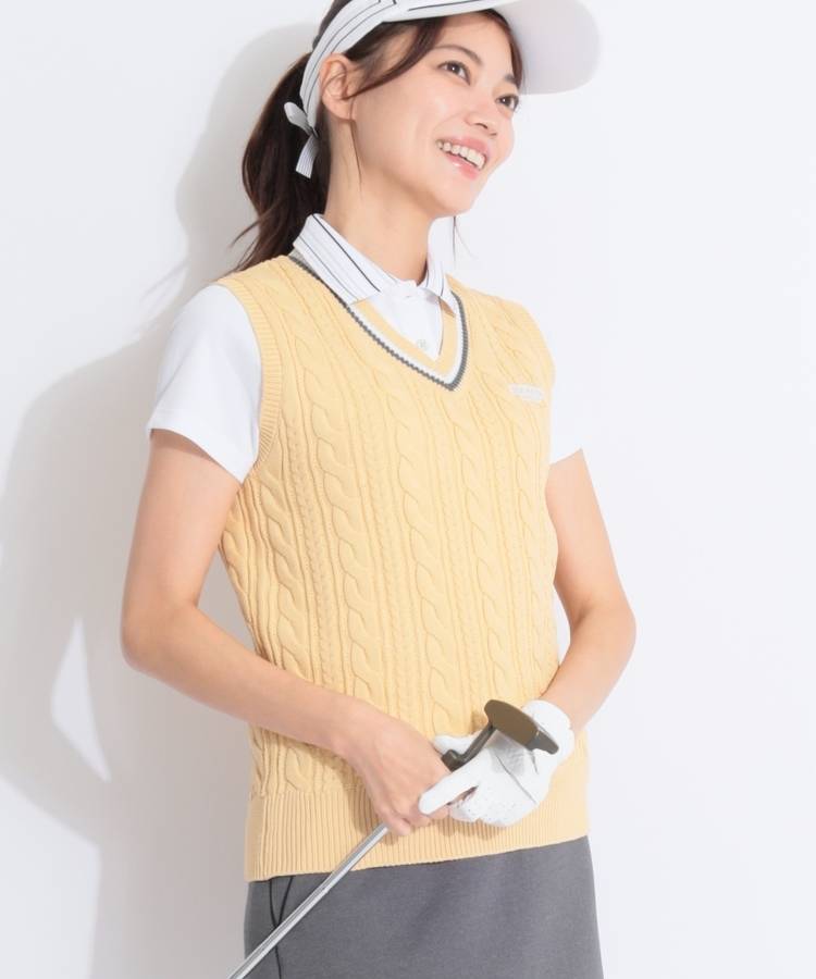 BE ケーブル編みVネックチルデンニットベスト