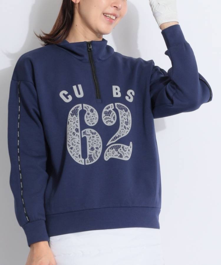 CU フロッキーロゴレースハーフジップポンチプルオーバー