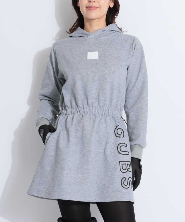 クアルトユナイテッド CU ロゴプリントツイルフーディワンピース