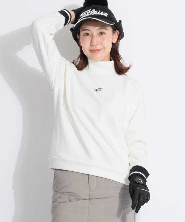 BE 【ストレッチ】バックプリント裏起毛ハイネックプルオーバー