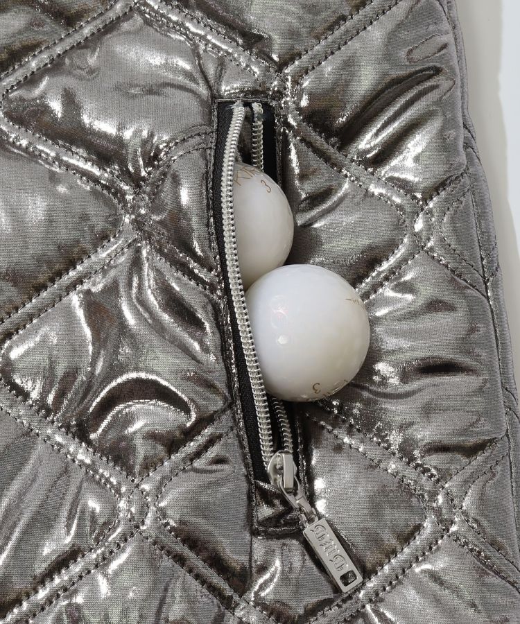 ダンスウィズドラゴン DD メタリック中綿キルティングベスト