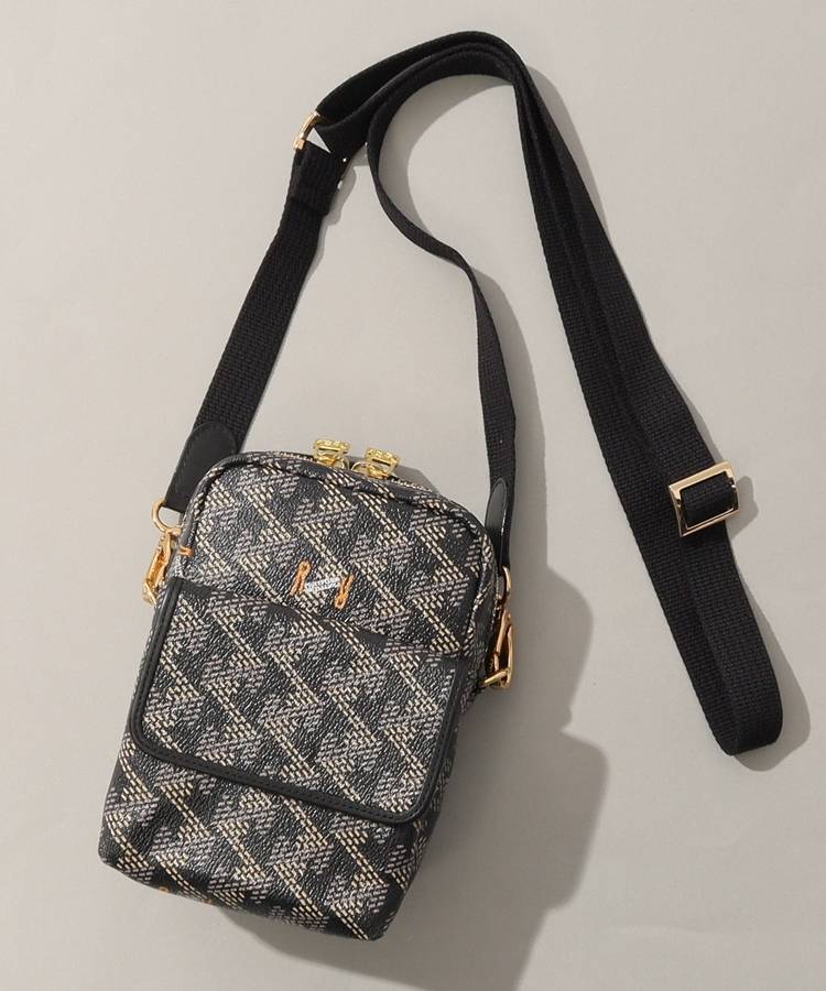 RR カラビナ付き総柄ロゴショルダーポーチ