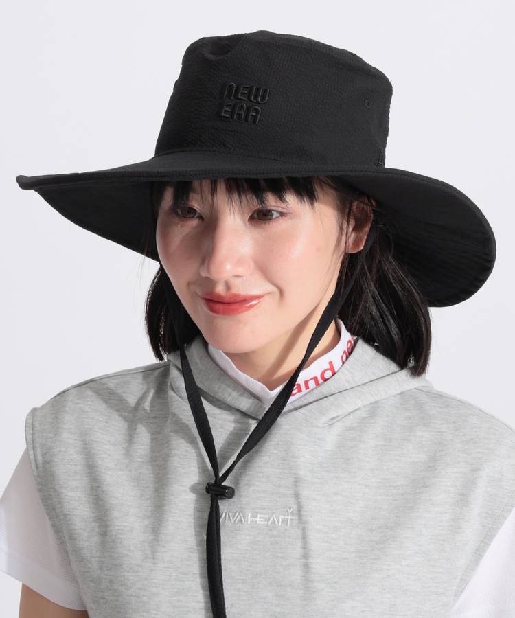 NE 顎紐付きサッカーワイドバケットハット(ブラック)