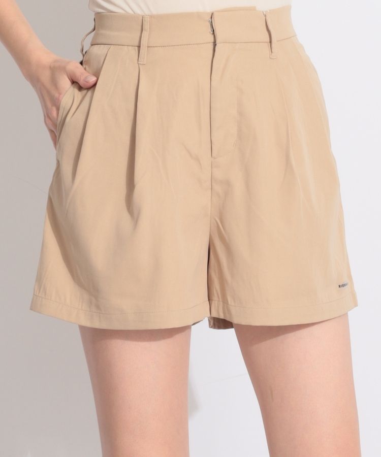 ダブルタックショートパンツ