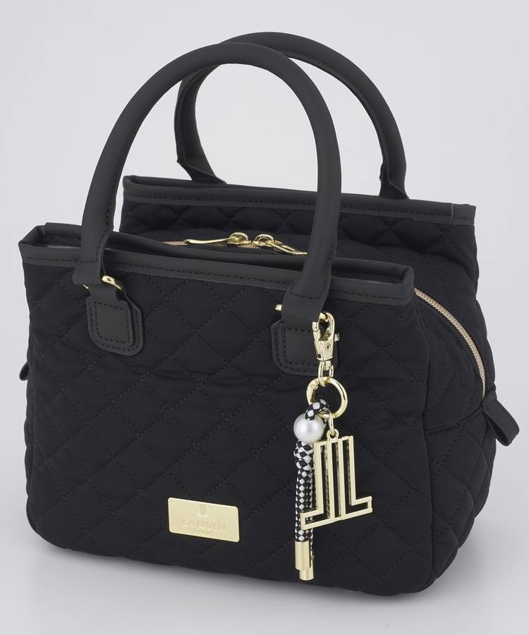 LV チャーム付きキルティングカートバッグ