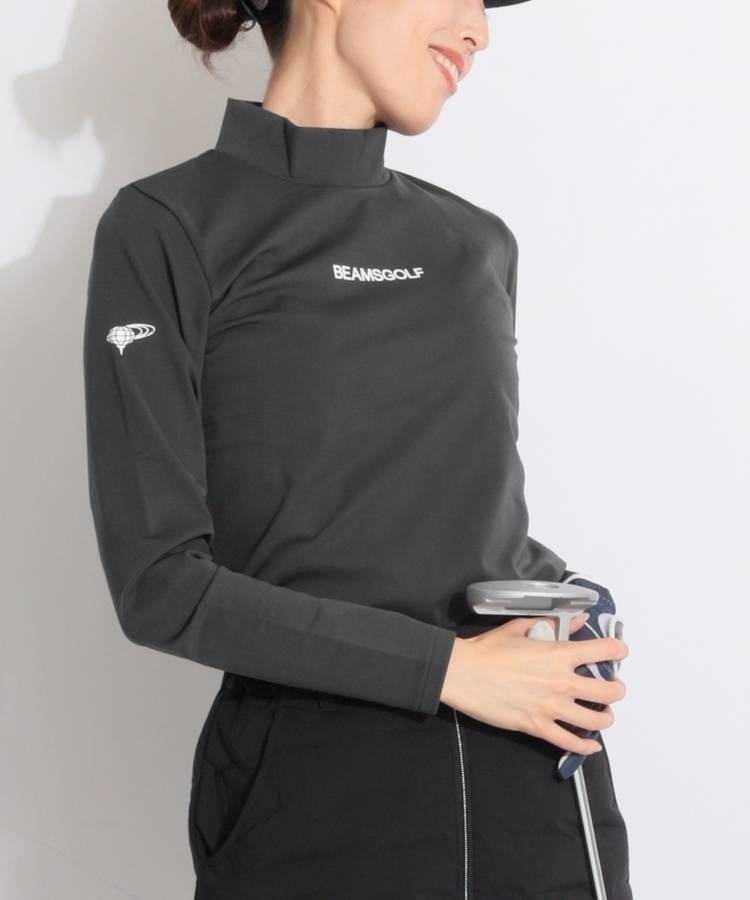 BE 【ストレッチ】バックプリント裏微起毛モックネック長袖カットソー